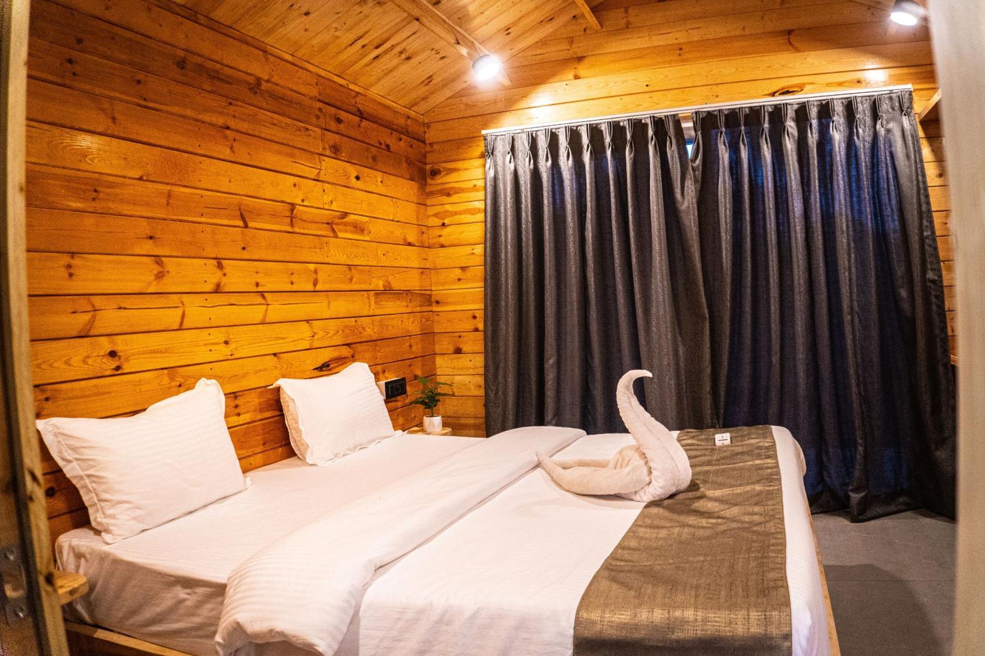 Tranquill Riverside Luxury Cottages With Bathtub, Candolim Ngoại thất bức ảnh